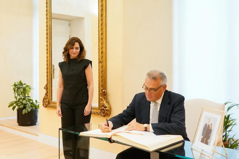 diaz_ayuso_-_presidencia-_embajador_de_italia_en_espana_3