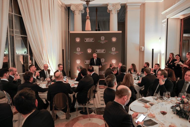 Parmigiano_Reggiano_2