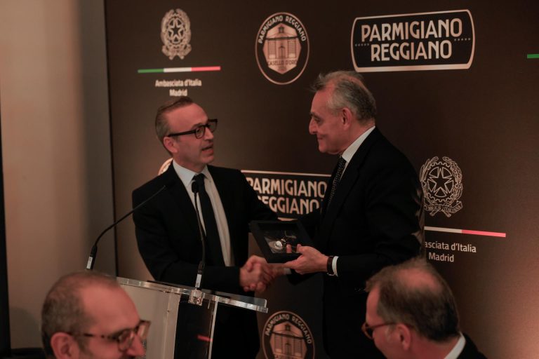 Parmigiano_Reggiano_3