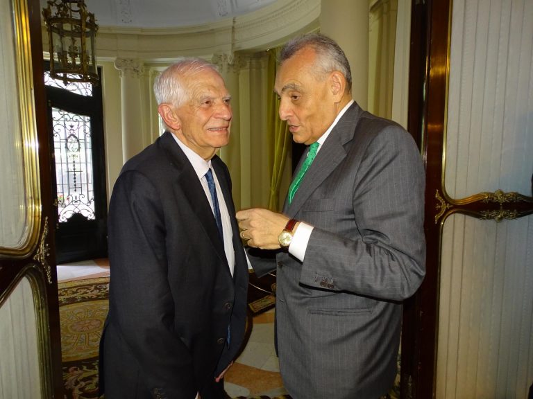 Ambasciatore e Borrell