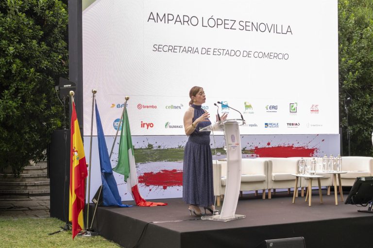 S.E. Amparo López Senovilla